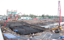 Nhộn nhịp công trường ở âu Rạch Chanh