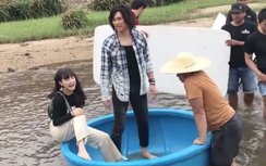 Nhã Phương và bạn trai nhí nhố tại hậu trường phim