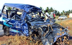 Ấn Độ: Xe tải đâm ô tô, 10 người thương vong