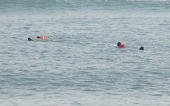 Vớt được xác phụ nữ khi tìm kiếm cháu bé mất tích trên biển