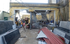 Chùm ảnh: "Nhà đổ thì ta xây lại" sau bão số 10