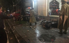 Tài xế xe điên húc thẳng quán nhậu ra đầu thú