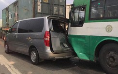 Xe buýt mất phanh gây tai nạn liên hoàn, nhiều người hoảng loạn