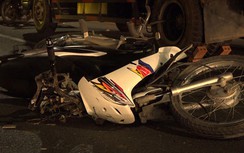 Xe máy tông đuôi ô tô tải, nam thanh niên tử vong tại chỗ
