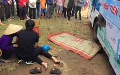 Va chạm với xe buýt, 2 vợ chồng chết thảm