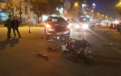 Con trai tử vong, cha bị thương nặng sau va chạm với ô tô