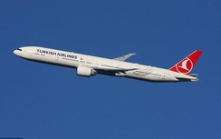 Máy bay chở hơn 250 người hạ cánh khẩn vì mảnh giấy bí ẩn