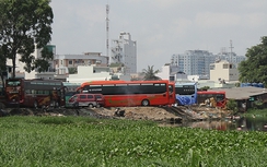 Chủ tịch UBND TP.HCM yêu cầu xử lý dứt điểm bến cóc xe dù