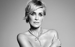 Sharon Stone tung ảnh khỏa thân gây sốc