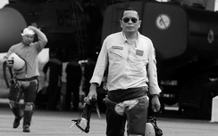 Ngàn người đón thi thể phi công Su-30MK2 Trần Quang Khải