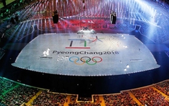 Bế mạc Olympic: Triều, Hàn không mang cờ thống nhất