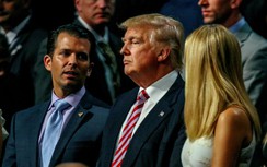 Quỹ từ thiện Donald J Trump bị kiện vì mua tranh vẽ Trump