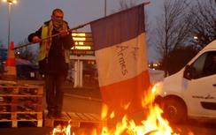 Lo sợ bạo loạn, Pháp triển khai 89.000 cảnh sát, đóng cửa tháp Eiffel