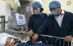 Ủy ban ATGT Quốc gia thăm bé gái mồ côi vì TNGT