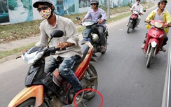 Đi xe quên gạt chân chống ngày lễ bị phạt tới 3 triệu đồng