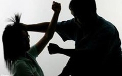 Cán bộ kho bạc đánh vợ ngân hàng tử vong