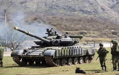 Ukraine "sẵn sàng buông súng", ông Putin được dân Nga tung hô