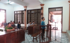 Tấn công Thiếu tá CSGT, lĩnh 15 tháng tù