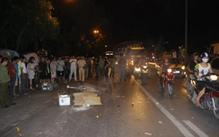 Nữ sinh đi xe đạp điện bị xe container đâm tử vong