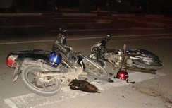 Hai xe máy đâm nhau, ba người tử vong