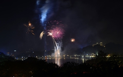 Người dân cả nước đón năm mới Bính Thân 2016