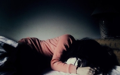 Thầy giáo tung ảnh nóng của nữ sinh lên mạng