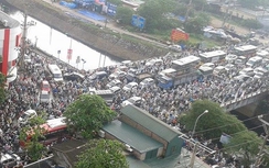 Ùn tắc vì đường xung đột với đô thị mới