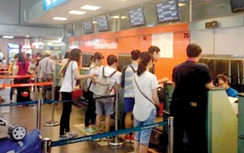 Dùng giấy tờ giả đi máy bay, giáo viên bị phạt 7,5 triệu