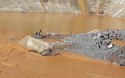 Sự cố thủy điện Sông Bung 2: Dùng lưới tìm người mất tích