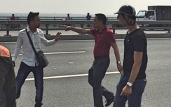 Cảnh sát hình sự đánh nhà báo, xử lý thế nào?