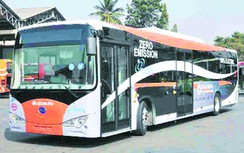 Xe buýt điện đầu tiên có mặt trên đường phố Ấn Độ