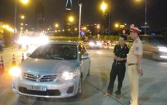 Thời gian nào bắt buộc phương tiện bật đèn chiếu sáng?