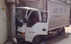 Ô tô đâm xe máy, một người bị thương nặng