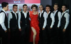 Bất ngờ Minh Thuận khoe eo thon, Ngô Kiến Huy khoe chân dài