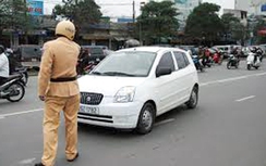 Ôtô quay đầu trên phần đường của người đi bộ bị xử lý thế nào?