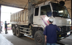 TP.HCM: Một đăng kiểm viên bị đánh hội đồng