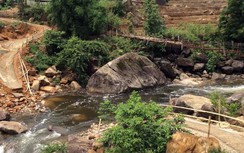 Sớm khắc phục cầu tạm vào bản Chu Va 6 bị lũ cuốn