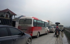 Mải nghe điện thoại, một phụ nữ bị tàu tông chết tại chỗ