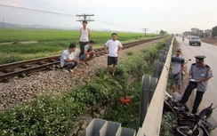 Đi bán dưa, một phụ nữ bị tàu hỏa kéo lê hơn 100 m