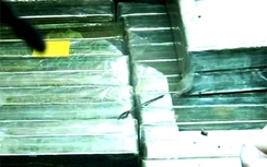 Phá đường dây ma túy xuyên quốc gia, thu giữ 48 bánh heroin