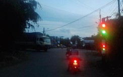 Đèn tín hiệu giao thông làm "khổ" người đi đường