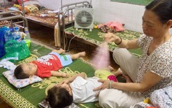 Nắng nóng, trẻ ùn ùn nhập viện