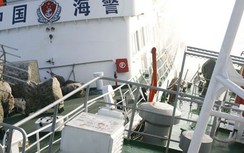 Bị đâm thủng, tàu CSB 2016 vẫn kiên cường làm nhiệm vụ