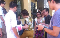 "Cò" biển số đẹp bủa vây điểm đăng ký xe