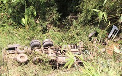 Hà Giang: Xe tải lật, 3 người bị thương