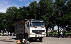 Cố vượt xe "hổ vồ", chủ xe máy nguy kịch