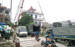 Đội gác chắn tàu "ngoại đạo"