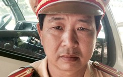 Ly kỳ bắt xe chở gỗ lậu vượt tuyến