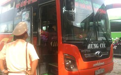 Giải cứu hành khách bị "nhồi" trên xe giường nằm