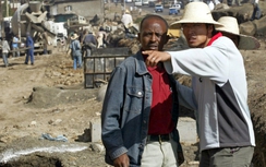 Trung Quốc: Di dân hay thực dân?